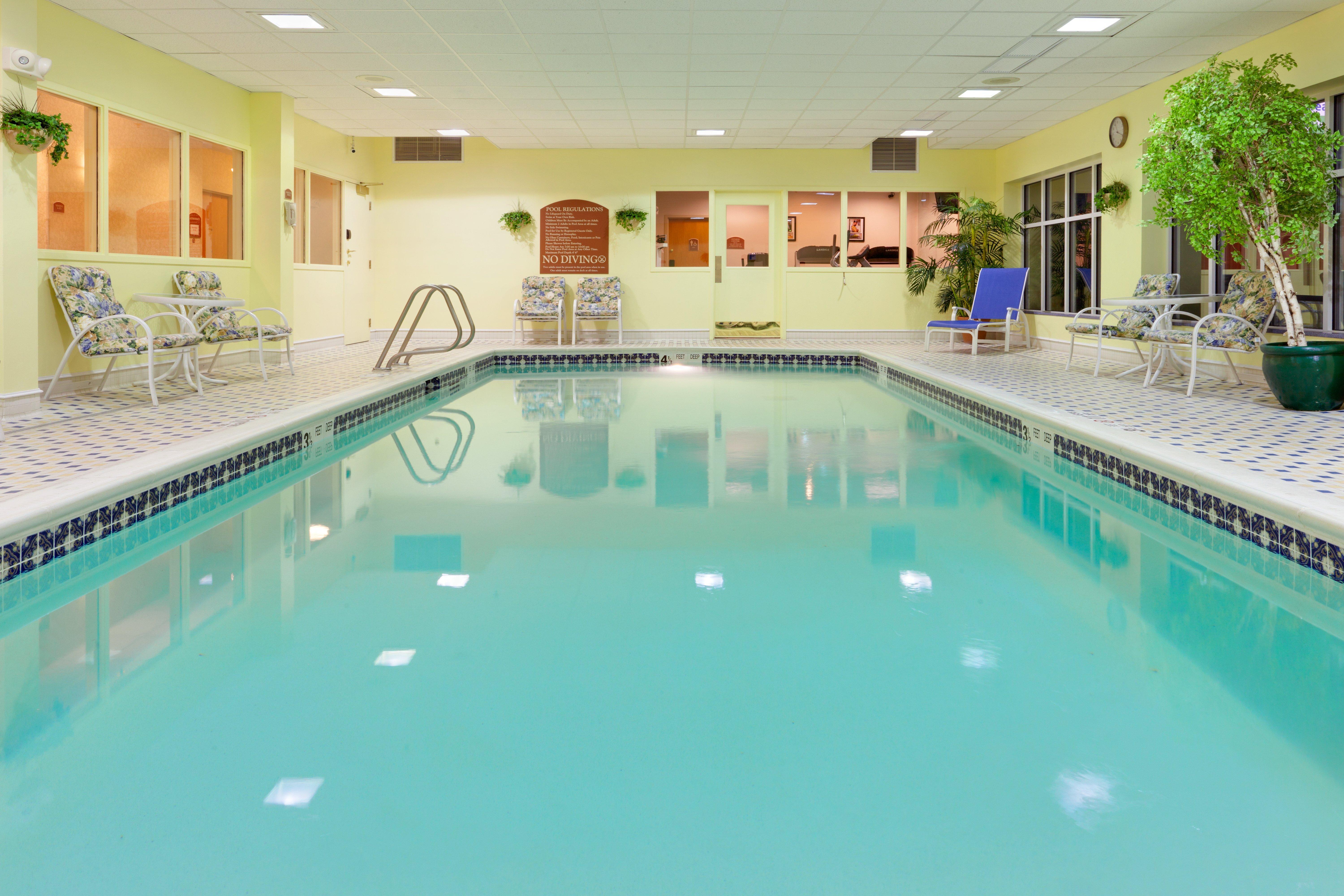 Holiday Inn Express Hotel & Suites Watertown - Thousand Islands By Ihg מראה חיצוני תמונה