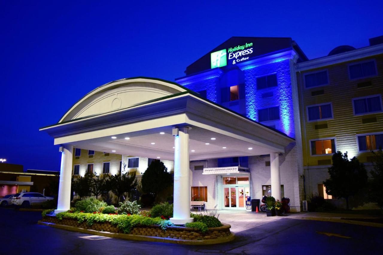 Holiday Inn Express Hotel & Suites Watertown - Thousand Islands By Ihg מראה חיצוני תמונה