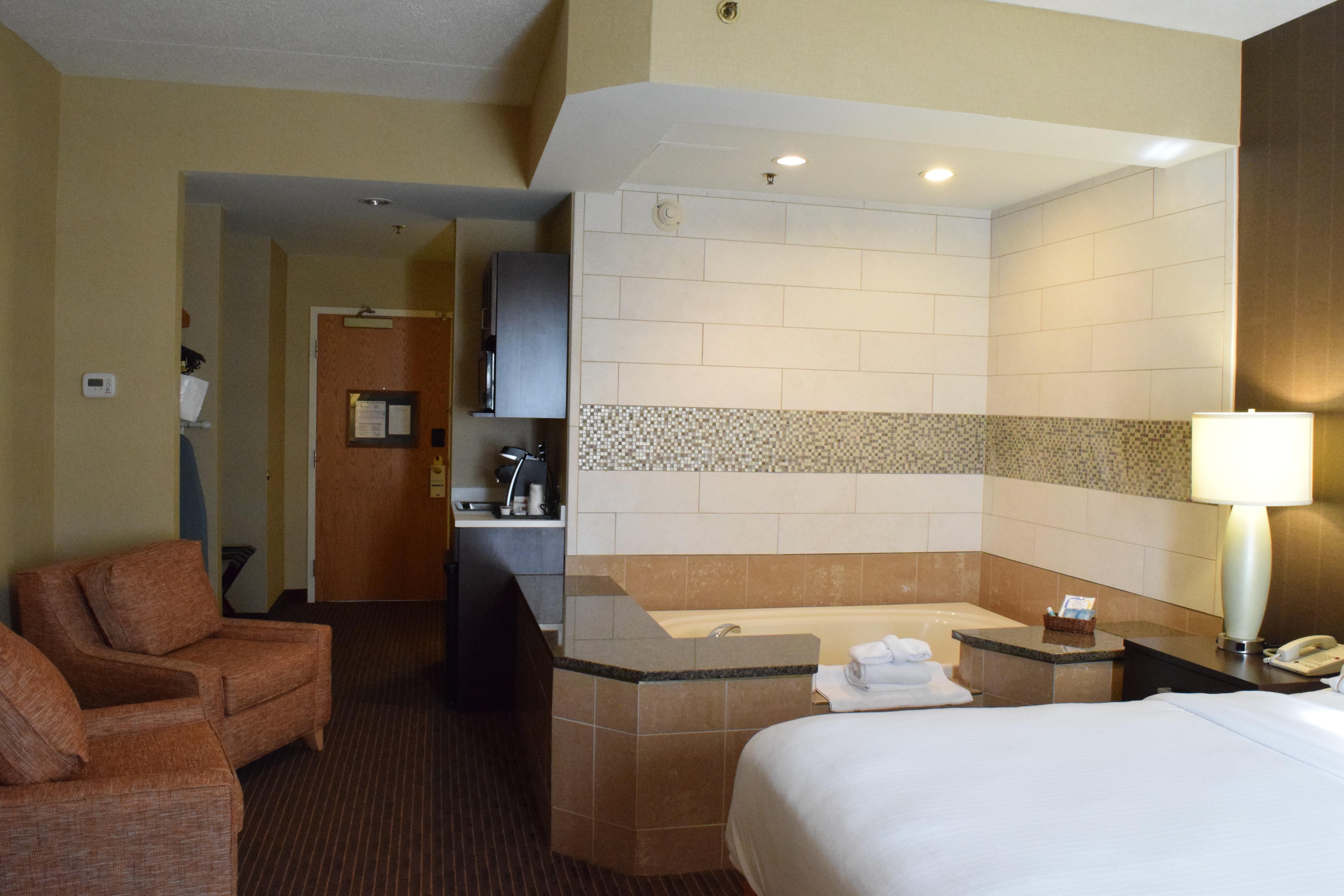 Holiday Inn Express Hotel & Suites Watertown - Thousand Islands, An Ihg Hotel מראה חיצוני תמונה