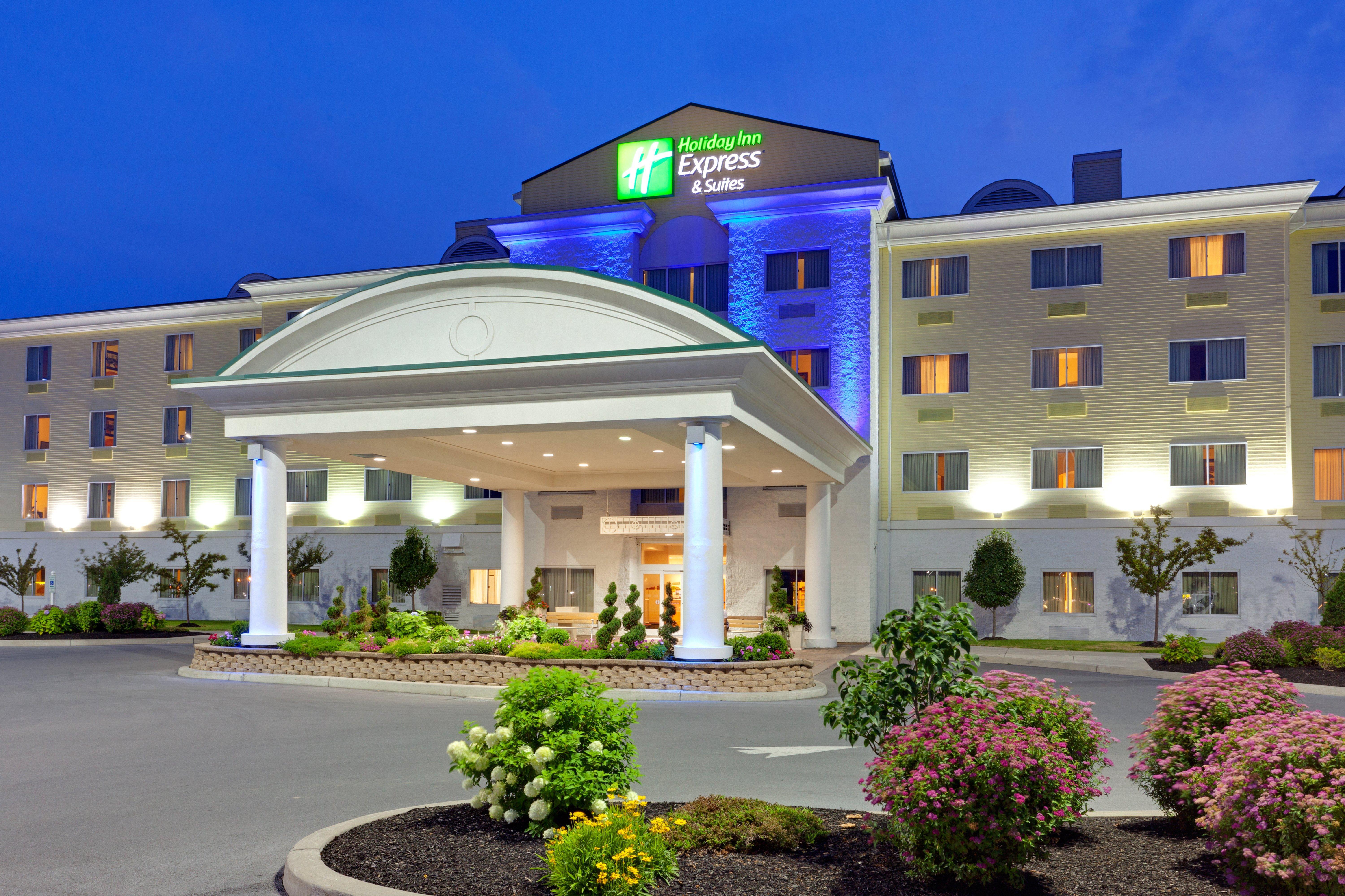 Holiday Inn Express Hotel & Suites Watertown - Thousand Islands By Ihg מראה חיצוני תמונה